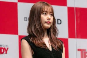 有村架純、日経トレンディ「2021年ヒット商品ベスト30」「2022年ヒット予測30」先行発表会に登場