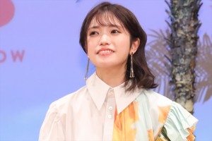 美山加恋、映画『フラ・フラダンス』完成披露試写会に登場