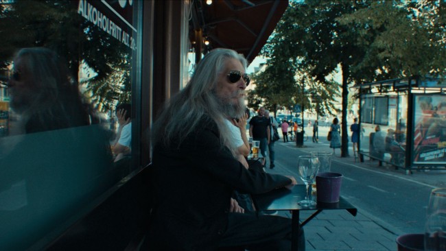 美少年タジオ が ミッドサマー の老人に 撮影の裏側を捉えた貴重映像公開 21年12月16日 写真 映画 ニュース クランクイン