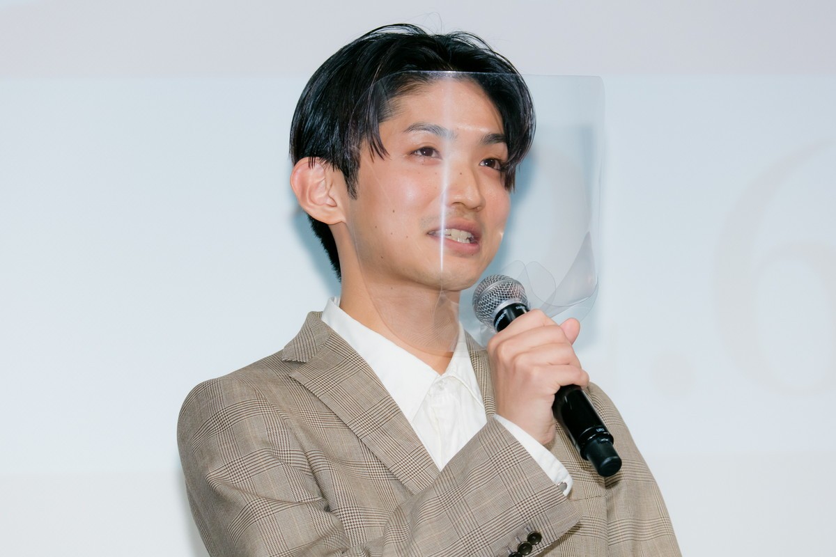 モーガン茉愛羅、ふっくらお腹で登壇　客席からの祝福の声に笑顔