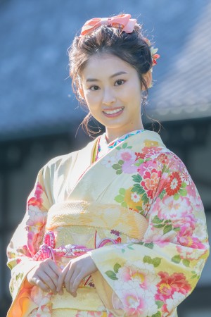 2022年オスカープロモーション新春晴れ着撮影会に登場した井本彩花