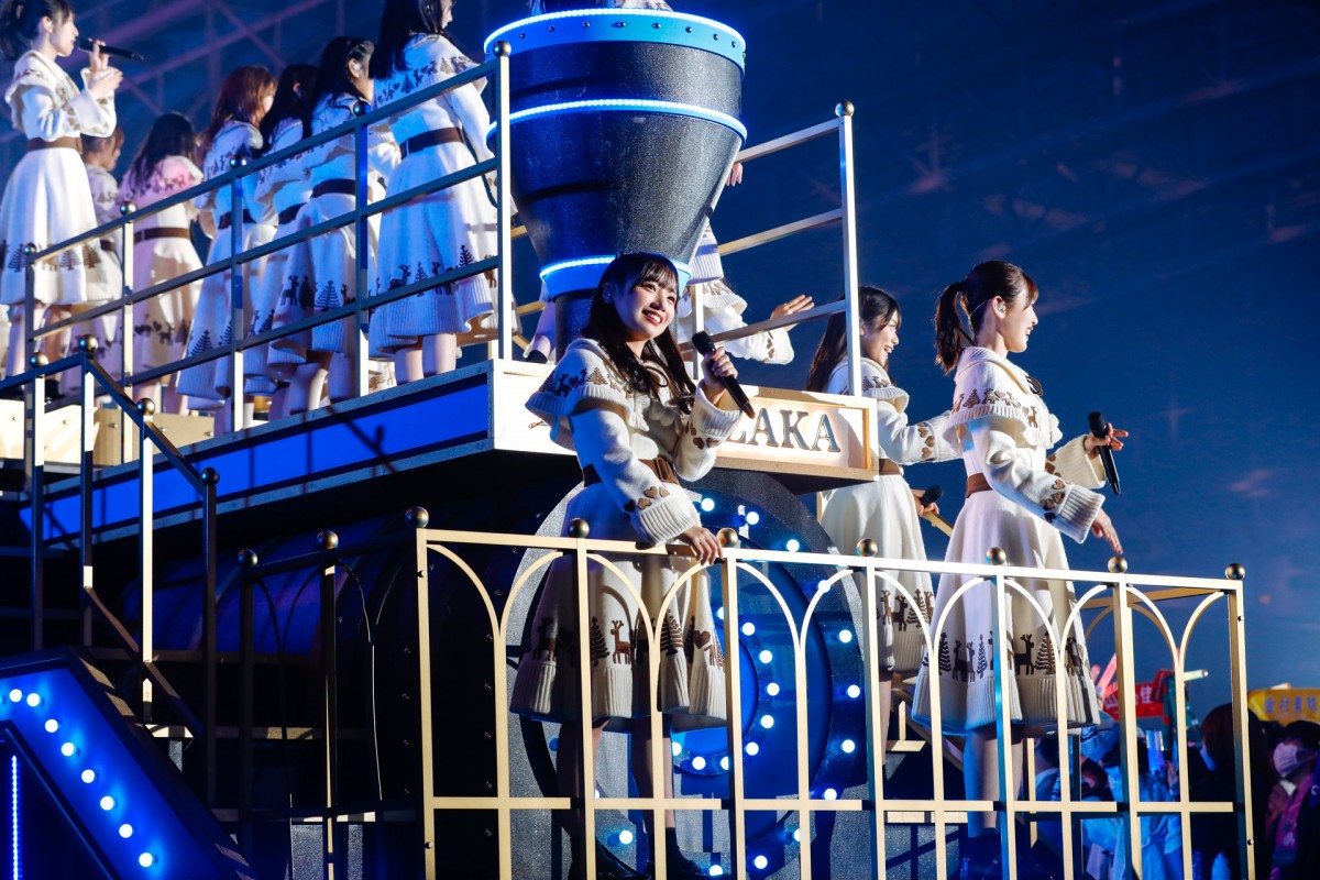 ＜ひなくり2021＞日向坂46、縦横無尽にファン“おひさま”の元へ　笑顔あふれるステージで魅了