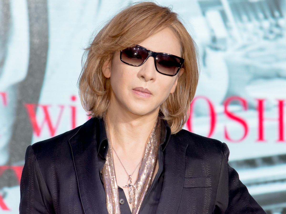 YOSHIKI、約2年ぶり公の場で名曲演奏　久々の日本に喜び「ラーメンとか食べたい」