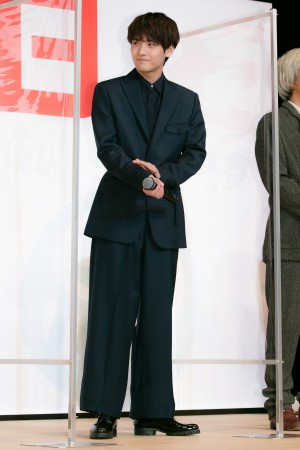 映画『決戦は日曜日』完成披露試写会に登場した赤楚衛二