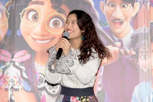 映画『ミラベルと魔法だらけの家』公開記念舞台あいさつに登場した斎藤瑠希