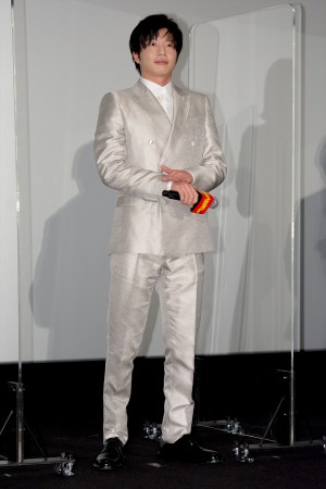 田中圭、『あなたの番です 劇場版』初日舞台あいさつに登場