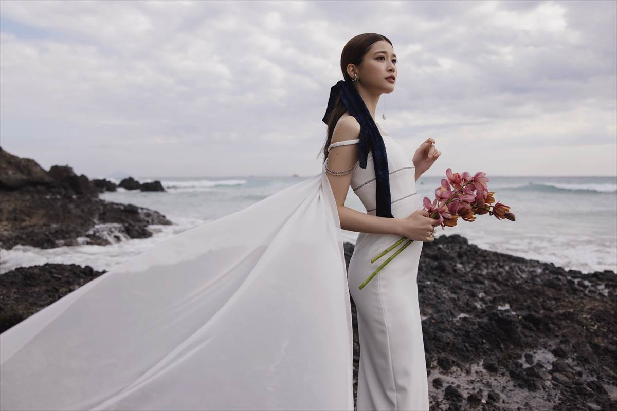 「ゼクシィ海外ウエディング 2021 Spring&Summer」生見愛瑠のアザーカット