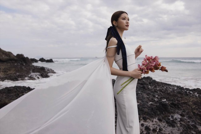 「ゼクシィ海外ウエディング 2021 Spring&Summer」生見愛瑠のアザーカット