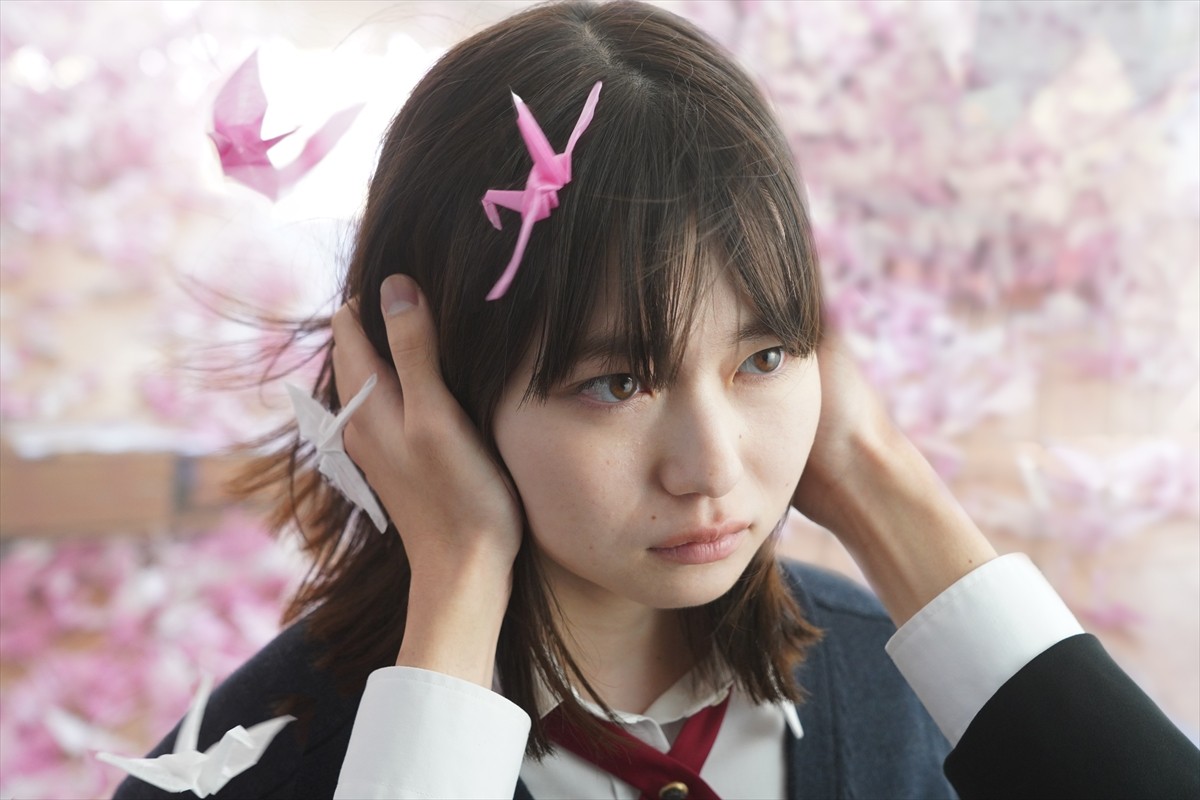山田杏奈、芋生悠にジュースを口移し!?　『ひらいて』場面写真解禁