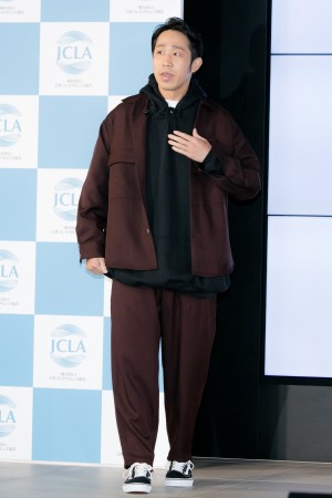 コンタクトレンズ協会記者発表会に登場したひょっこりはん