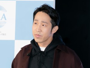 コンタクトレンズ協会記者発表会に登場したひょっこりはん