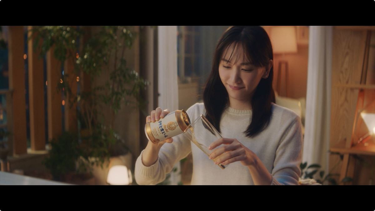 新垣結衣、温かな表情で優しく「おつかれ生です！」　ビールのCM初出演