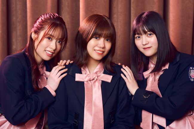 (左から)櫻坂46・齋藤冬優花、武元唯衣、幸阪茉里乃