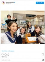 宇内梨沙らTBS女子アナがセーラー服に　※「近藤夏子（TBS）」インスタグラム