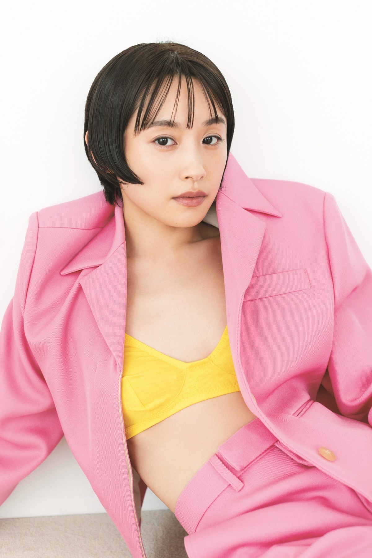 高橋愛、芸能生活20周年メモリアルブック発売　美ボディを披露した収録カットも公開