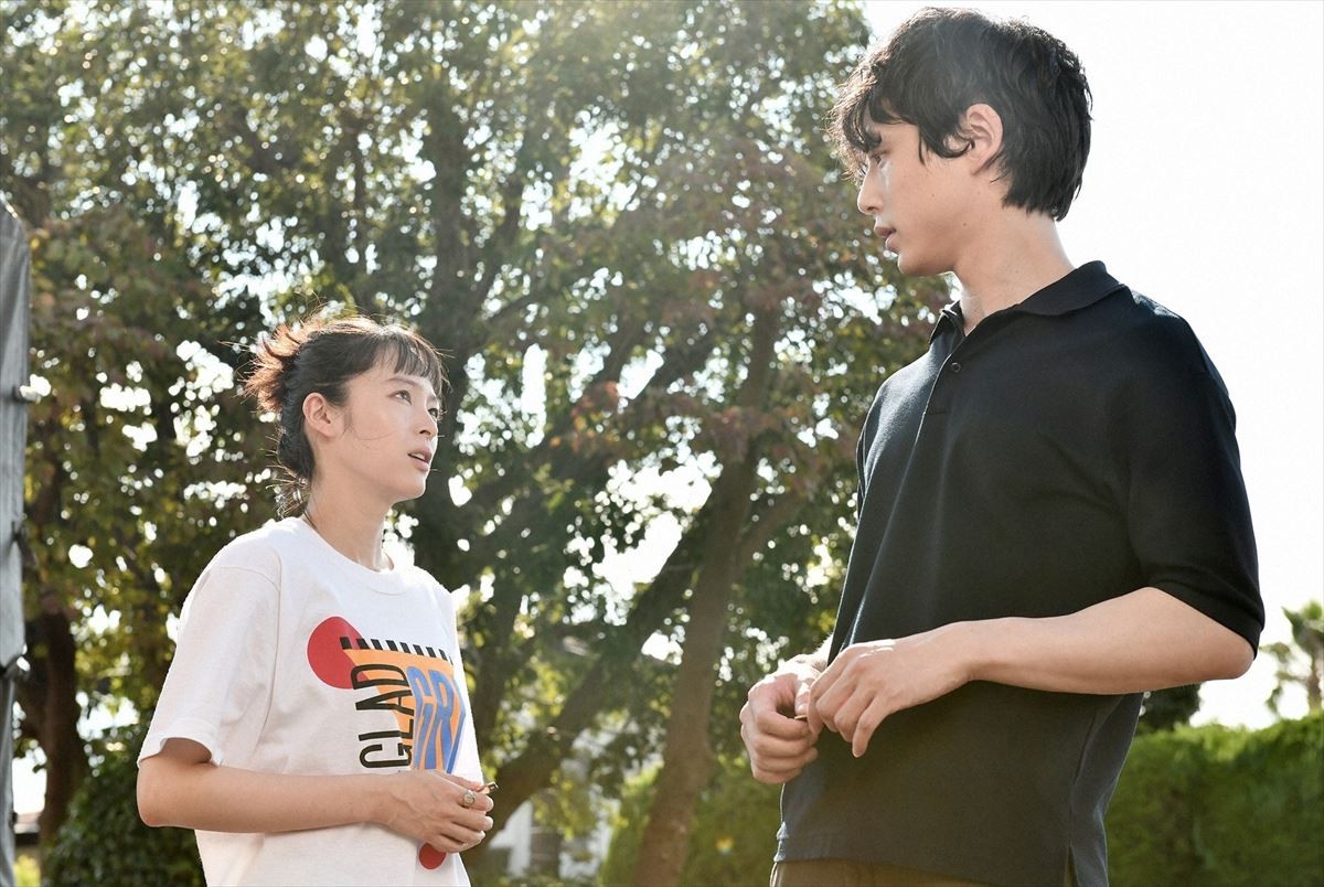 『婚姻届に判を捺しただけですが』今夜スタート　坂口健太郎が清野菜名に偽装結婚を提案