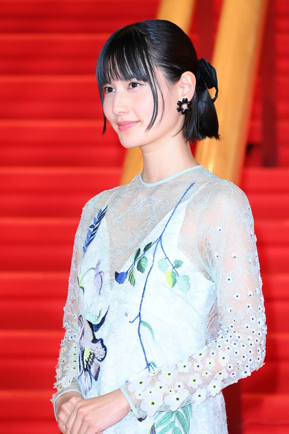 橋本愛、ボタニカル柄ワンピースで登場　アンバサダーとして「少しでも自分にできることを」＜第34回東京国際映画祭＞