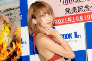 火将ロシエル、写真集『ignis』発売イベントに登場