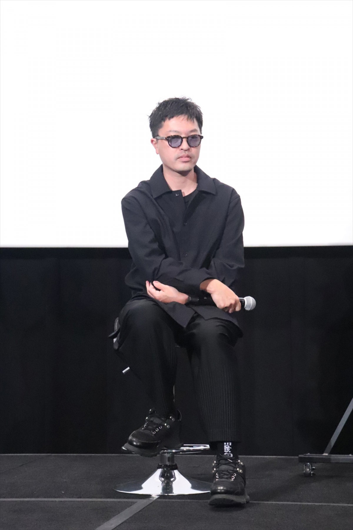 林遣都、小松菜奈との写真撮影に嘆き？「自分が素人みたいに見える」
