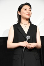 映画『スパゲティコード・ラブ』公開記念舞台あいさつに登壇した三浦透子