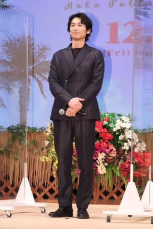 ディーン・フジオカ、映画『フラ・フラダンス』完成披露試写会に登場