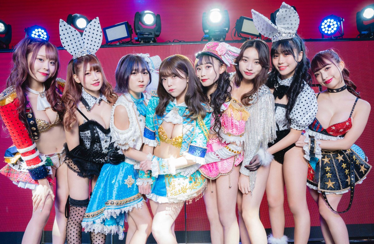 「週刊プレイボーイ」(集英社)50号、バーレスク東京特集より