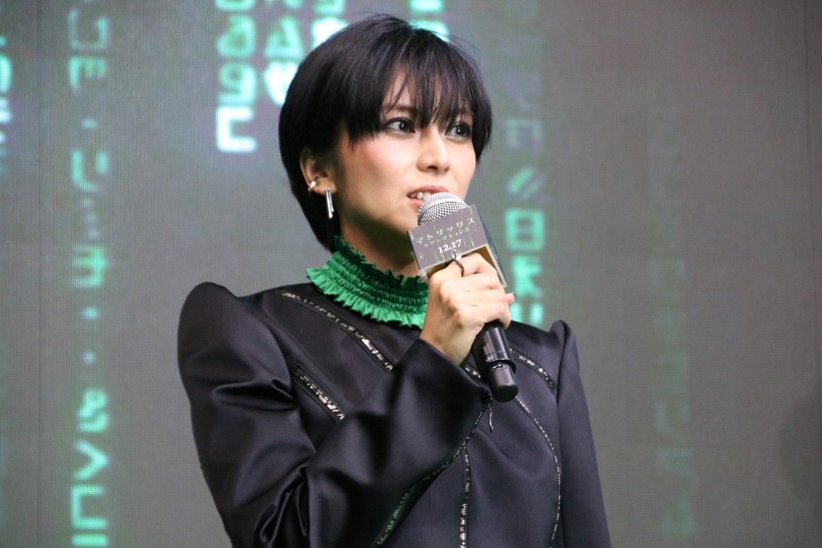 キアヌ・リーヴス「最高の気持ちだ」　大感激の柴咲コウに再会の投げキス！