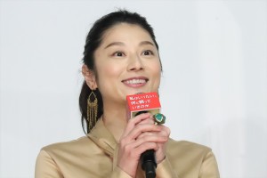 小池栄子、映画『私はいったい、何と闘っているのか』公開記念舞台あいさつに登場