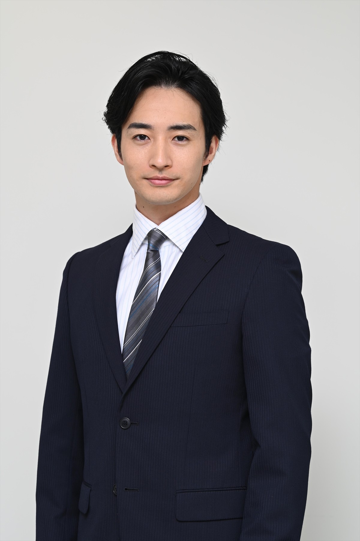 ドラマ『逃亡医F』に出演する古屋呂敏