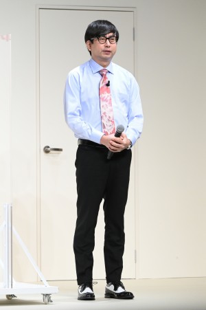 「2022年用年賀状 受付開始セレモニー」に登場したおいでやす小田