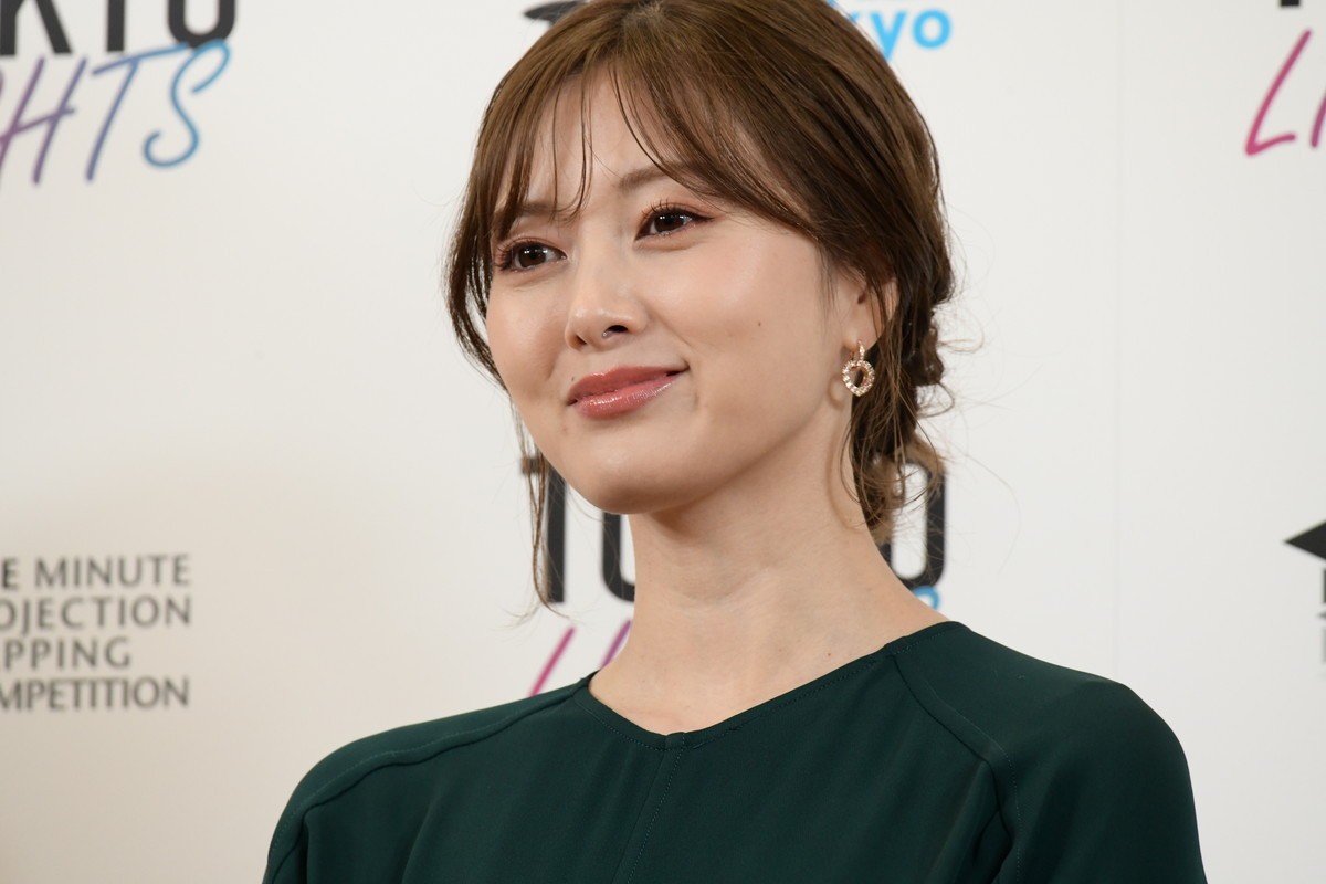 白石麻衣、今年の漢字は“汗”　「ライブ以来、すごいかいちゃって」意外な体質明かす