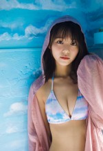 『仮面ライダーリバイス』浅倉唯25歳、透明感あふれる水着姿を披露