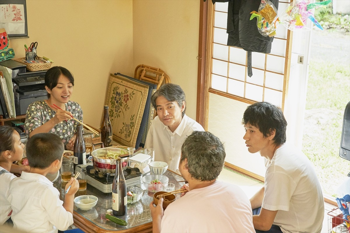 松山ケンイチ＆ムロツヨシが2人ご飯 『川っぺりムコリッタ』場面写真一挙公開