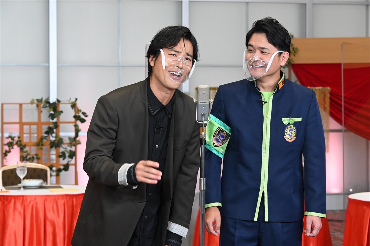 『ぐるぐるナインティナイン』で漫才を披露する(左から)桐谷健太、千鳥ノブ