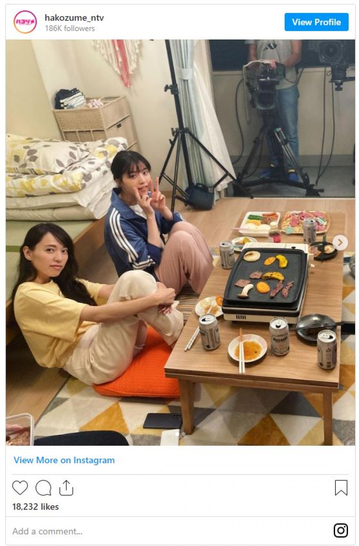 戸田恵梨香＆西野七瀬、焼き肉を前にまったり　『ハコヅメ』オフショットに反響