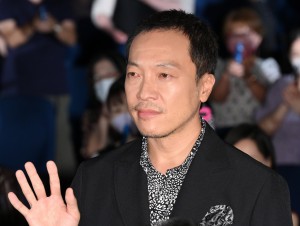 音尾琢真、映画『孤狼の血 LEVEL2』公開記念あいさつに出席