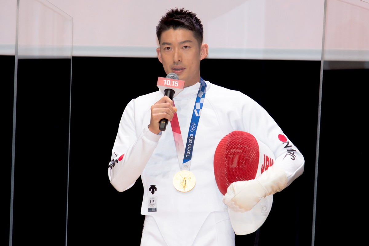 岡田准一、金メダリストのフェンシング指南に興奮　「特別な技ないですか？」と意欲