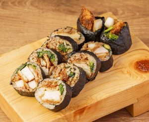 チキンと韓国海苔巻きキンパ 鳥きん