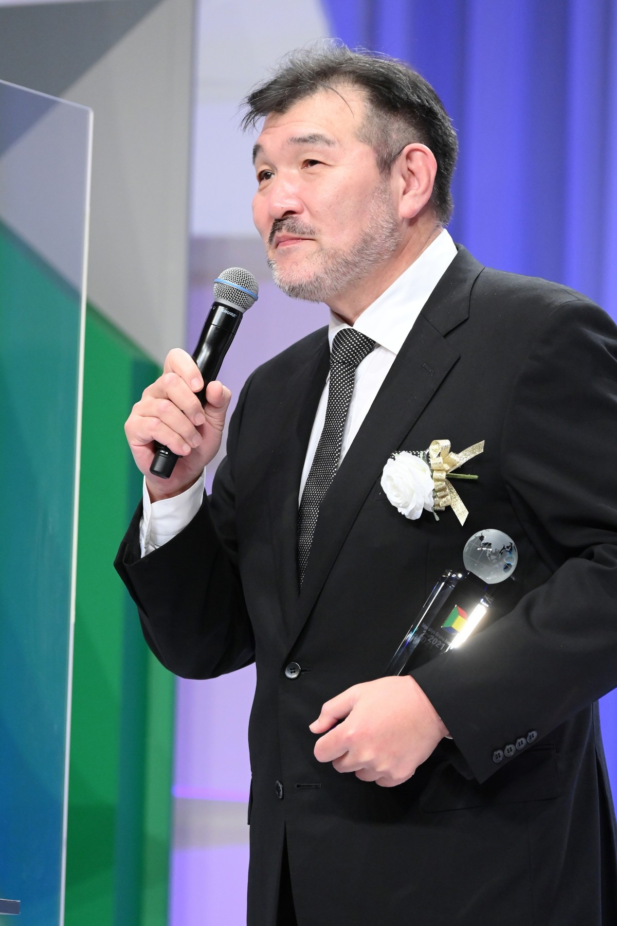 ＜ドラマアウォード2021＞綾瀬はるか、笑顔満開！　『天国と地獄』で主演女優賞受賞