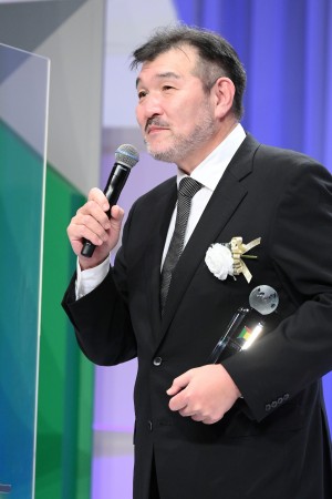 「東京ドラマアウォード 2021」授賞式に登場した福澤克雄監督