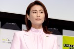 氷川きよし、華やかピンクスーツで登場　50歳に向け「アンチエイジングを心掛けて」