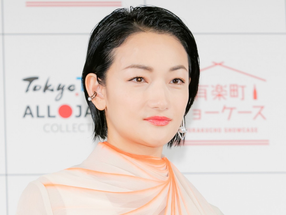 冨永愛、鍛え上げられた背筋に称賛集まる「美しい」「カッコいい」「努力の賜物」