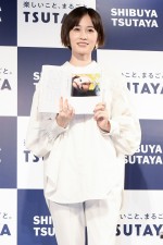 フォトエッセイ『明け方の空』刊行記念イベントに登場した前田敦子
