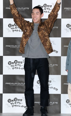 「プレミアム・アウトレットの日 アンバサダー就任発表会」に登場した四千頭身・都築拓紀