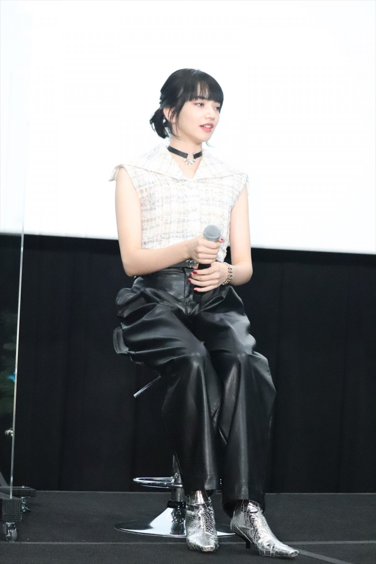 林遣都、小松菜奈との写真撮影に嘆き？「自分が素人みたいに見える」
