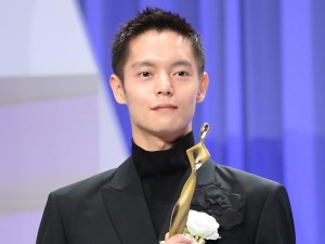 「東京ドラマアウォード 2021」授賞式に登場した窪田正孝