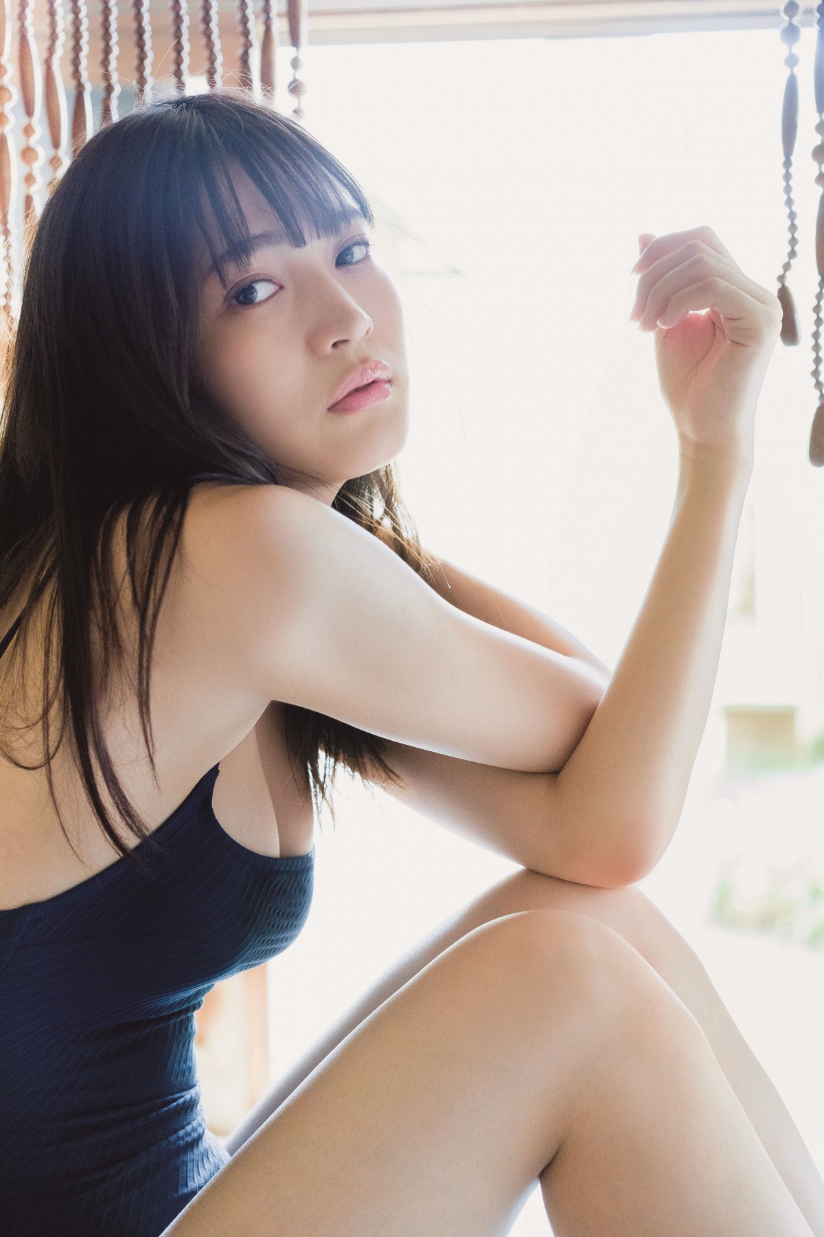 “日本一告白されまくり”現役高校生・黒嵜菜々子18歳　浜辺で制服＆お風呂グラビア