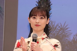 福原遥、映画『フラ・フラダンス』完成披露試写会に登場