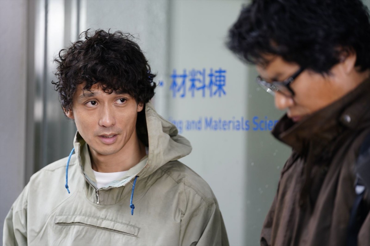 阪本順治監督×豊川悦司主演、禁断の問題作『弟とアンドロイドと僕』　謎めいた予告解禁