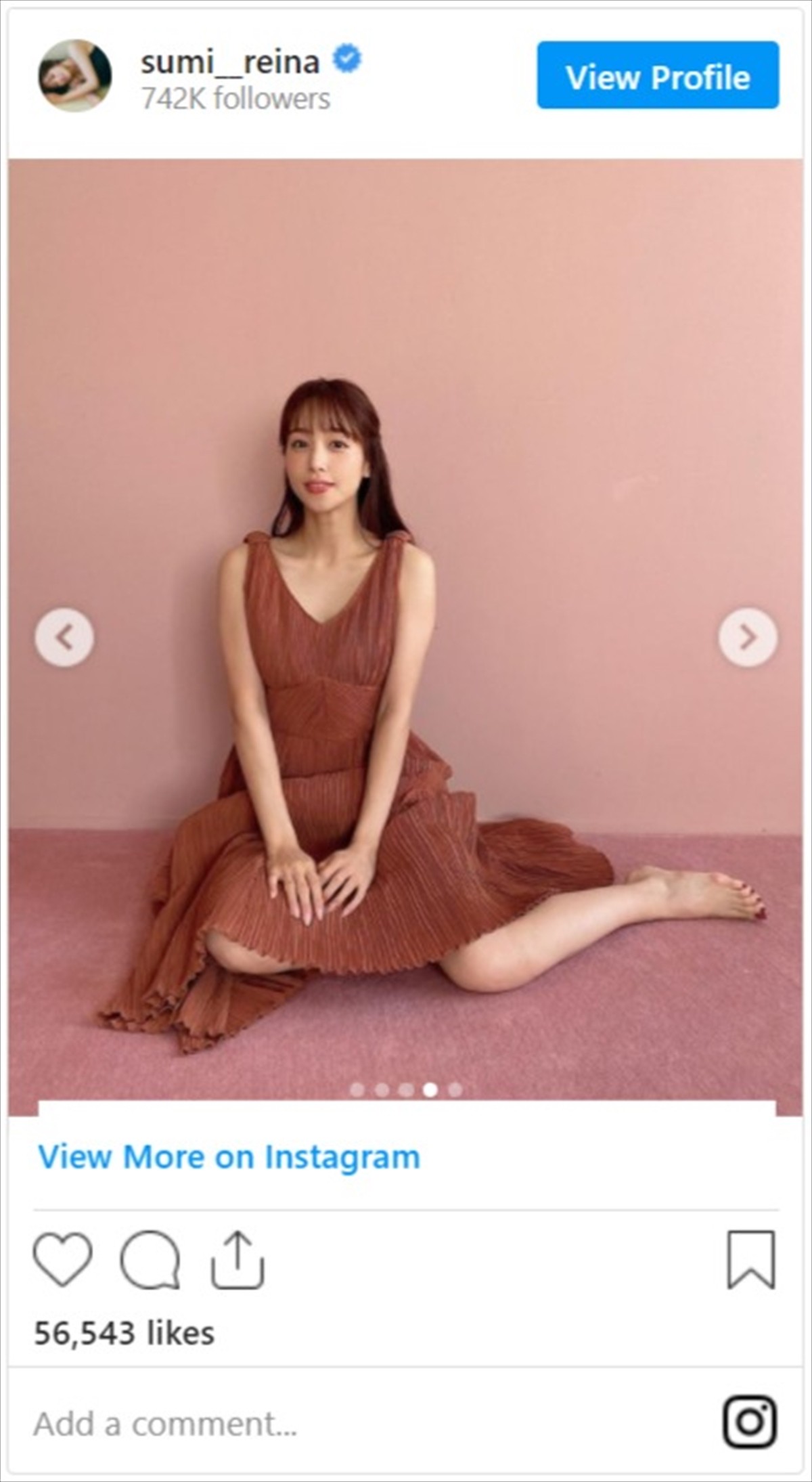 鷲見玲奈、オフショルニット＆ブーツの絶対領域にネット歓喜「日本一いいオンナ」